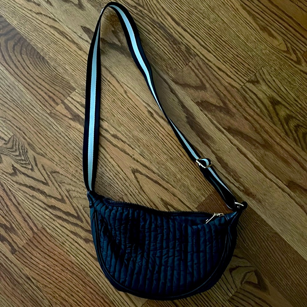 Shiraleah black quilted cross body bag